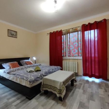 Квартира,З Чудовим Краевидом В Обухові Esterno foto